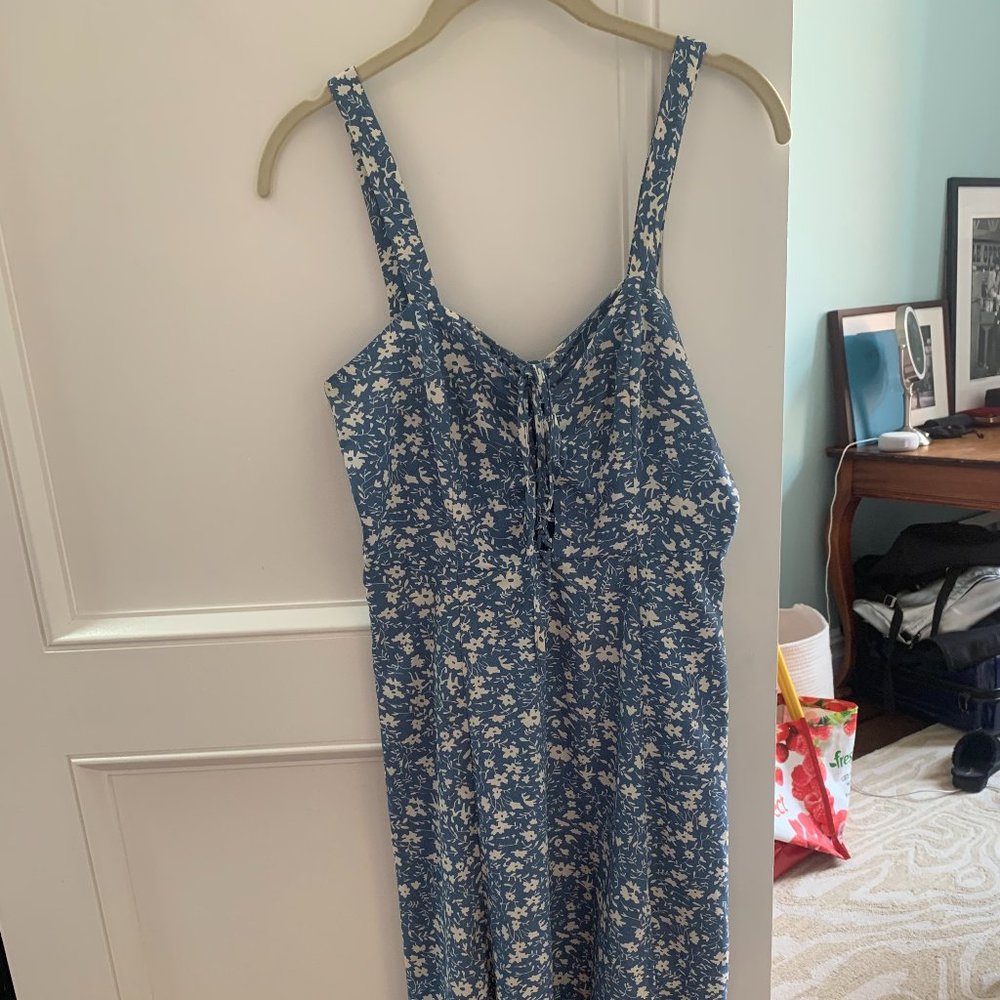Beautiful blue floral dress -- Reformation